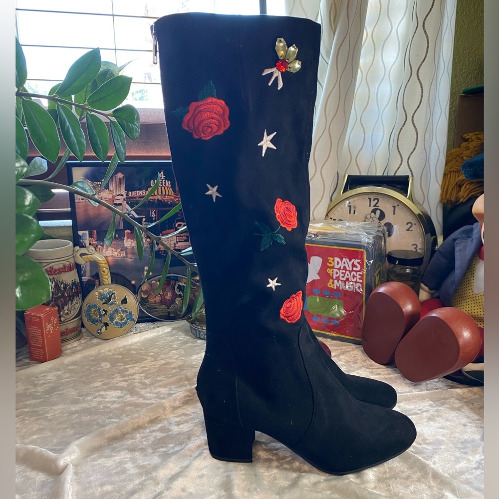 BETSEY JOHNSON EMBROIDERED BLACK SUEDE KNEE HIGH BOOTS